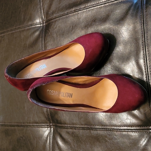 Beautiful burgundy pumps! - Picture 6 of 7